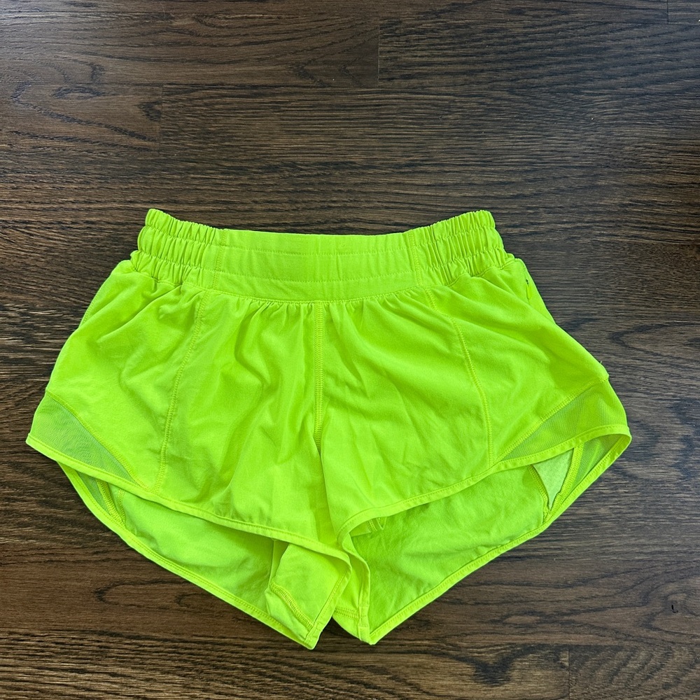 Lululemon Hotty Hot Low-Rise Lined Short 2.5" -Highlighter Yellow (neon)-size 2